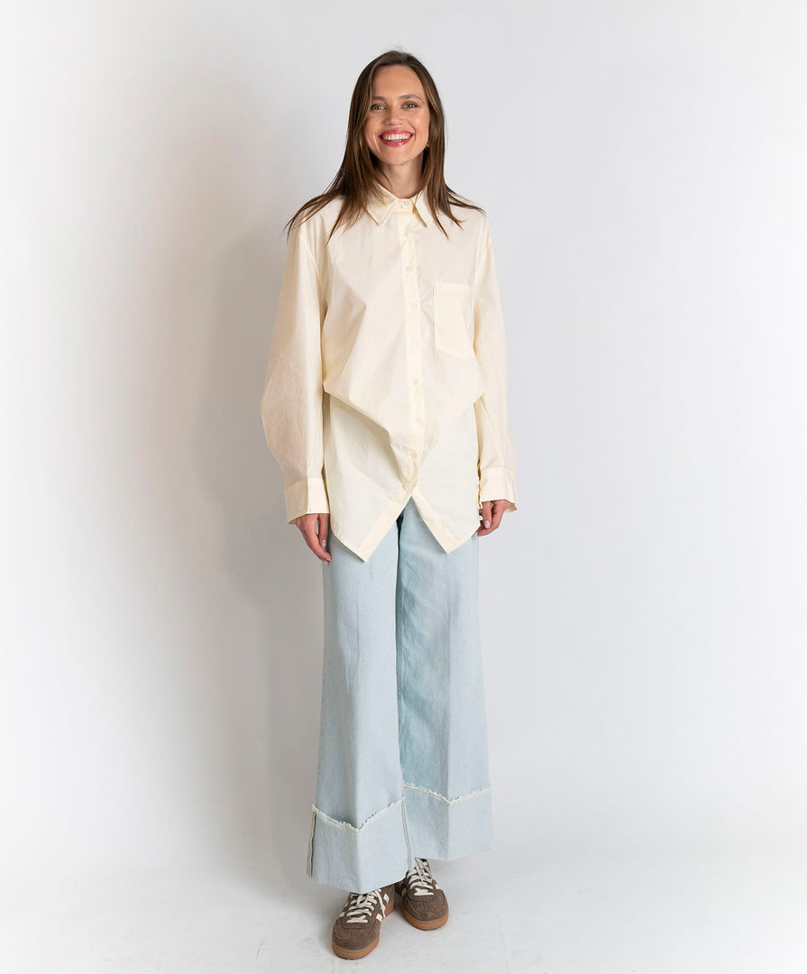 Camicia con cucitura trasversale