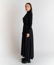 Abito lungo con dettaglio